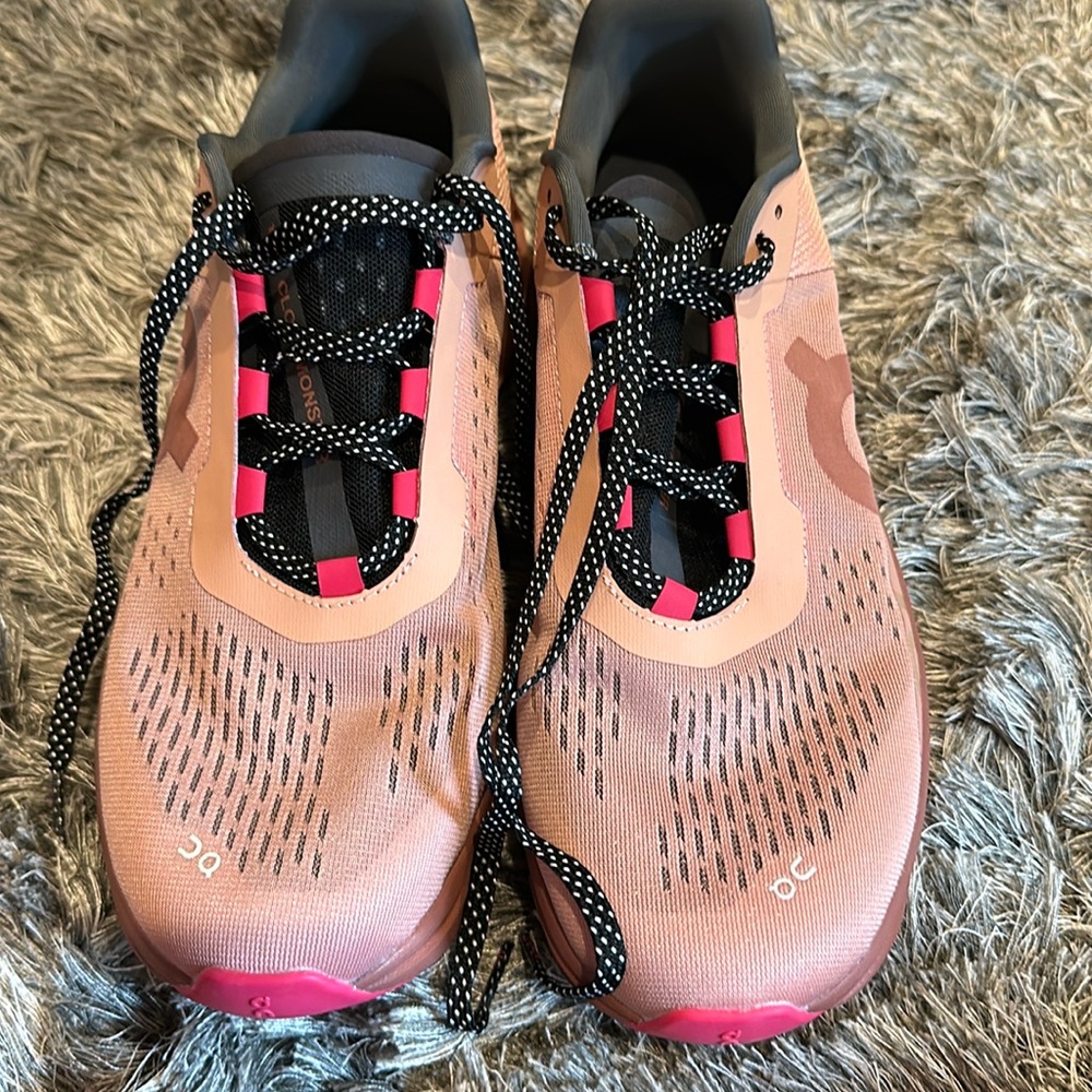 Brand new on cloud cloud monster shoes 9.5. Never worn. No box